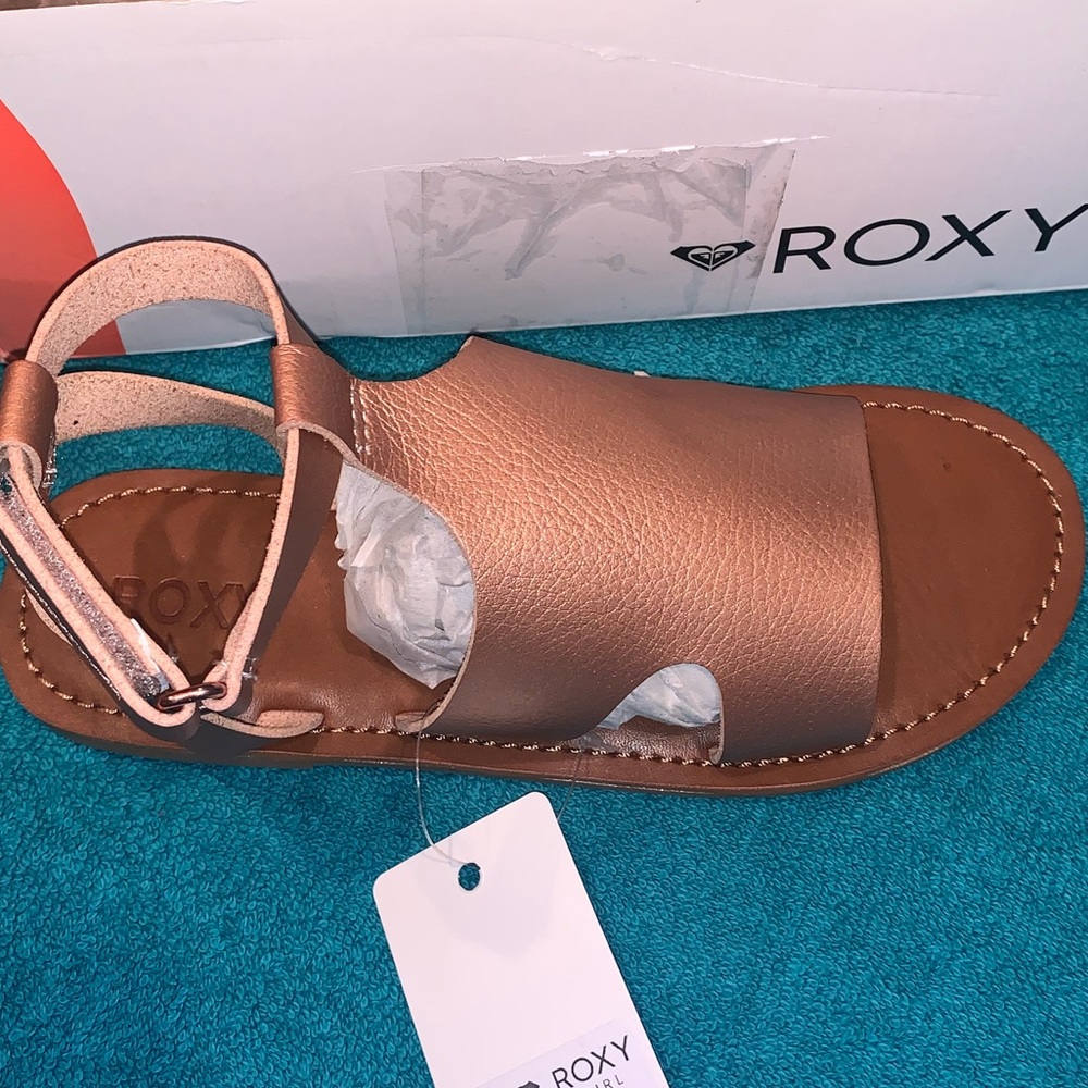 NWT Roxy sandals